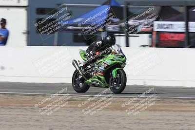 media/Oct-05-2025-CVMA (Sun) [[beeef4f201]]/Race 2-Supersport Middleweight/